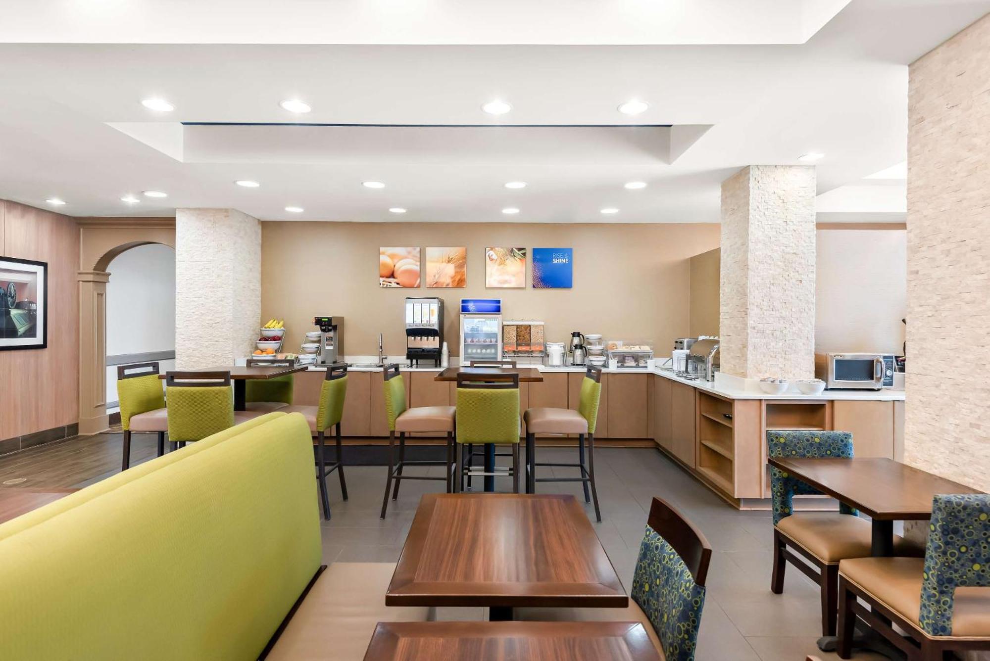 Comfort Suites New Orleans East Eksteriør billede