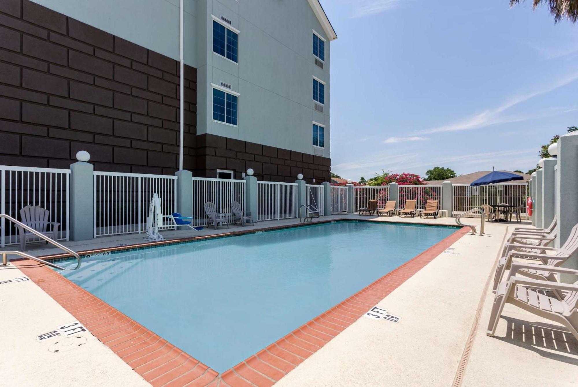 Comfort Suites New Orleans East Eksteriør billede